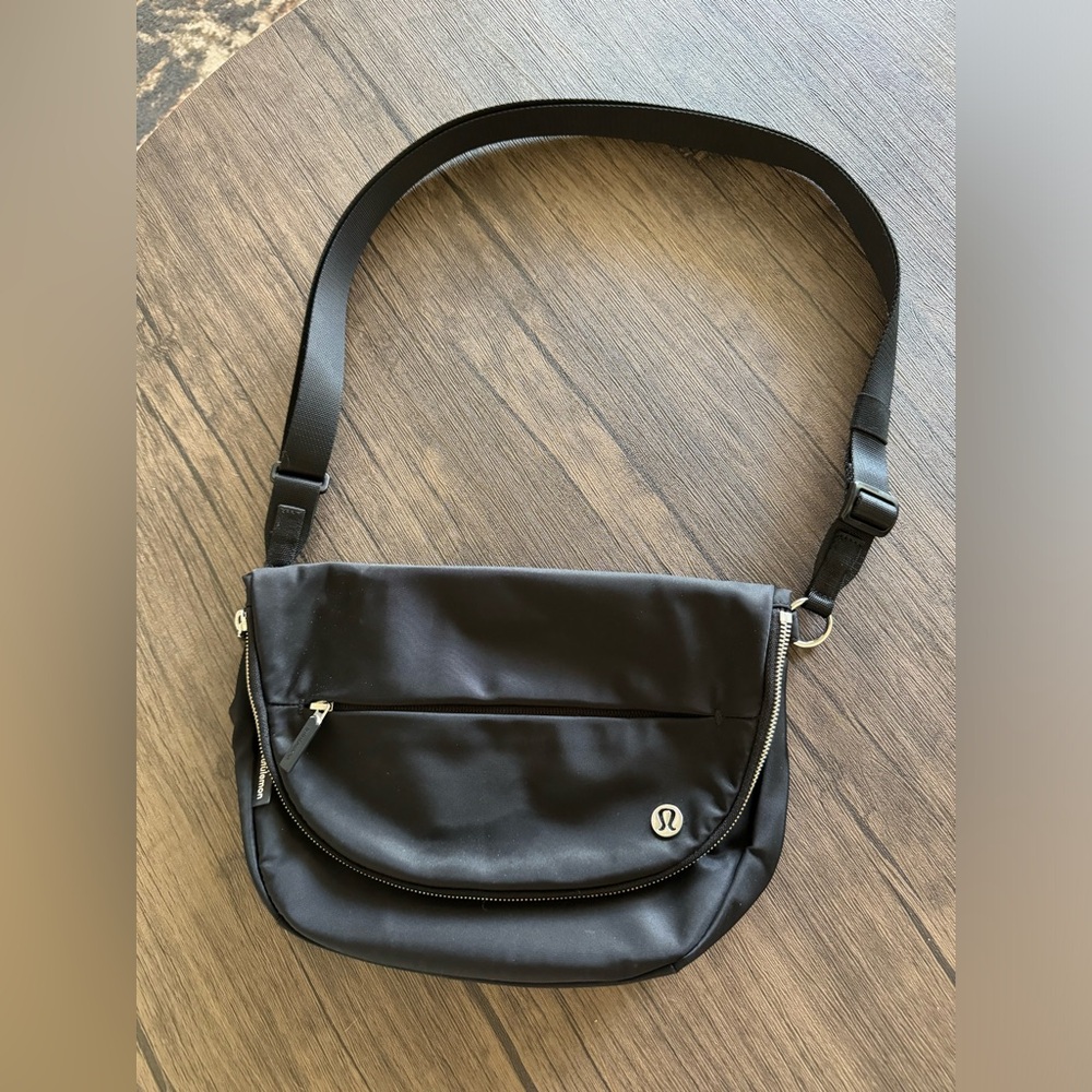 Lululemon 5L Festival Bag